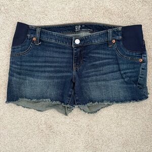 Gap maternity short 27
